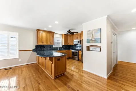 183 W Fourth Street Ocean Isle Beach NC 28469