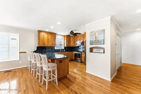 183 W Fourth Street Ocean Isle Beach NC 28469