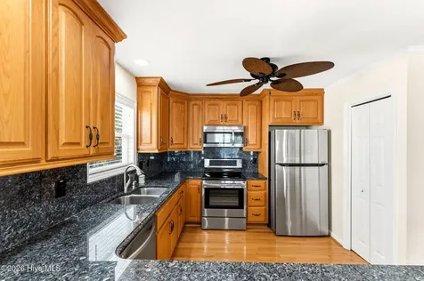 183 W Fourth Street Ocean Isle Beach NC 28469
