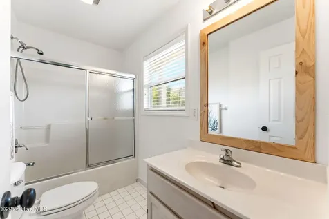 183 W Fourth Street Ocean Isle Beach NC 28469