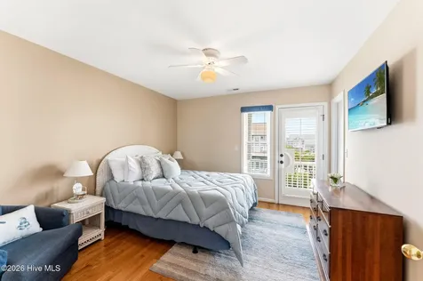183 W Fourth Street Ocean Isle Beach NC 28469