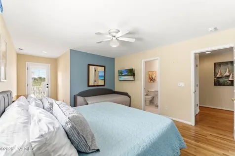 183 W Fourth Street Ocean Isle Beach NC 28469