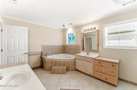 183 W Fourth Street Ocean Isle Beach NC 28469