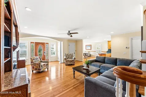 183 W Fourth Street Ocean Isle Beach NC 28469