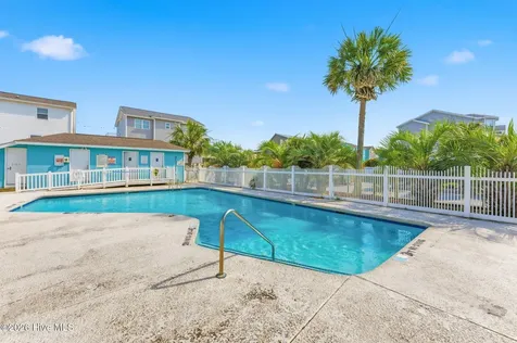 183 W Fourth Street Ocean Isle Beach NC 28469