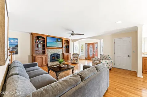 183 W Fourth Street Ocean Isle Beach NC 28469