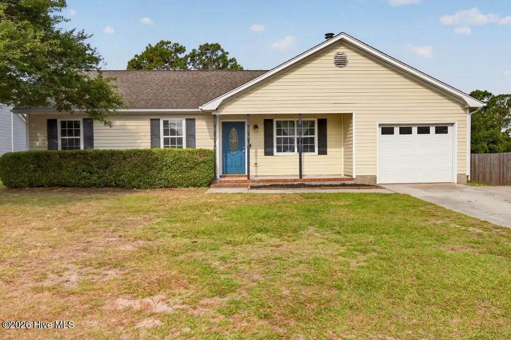 496 Sand Ridge Road Hubert NC 28539