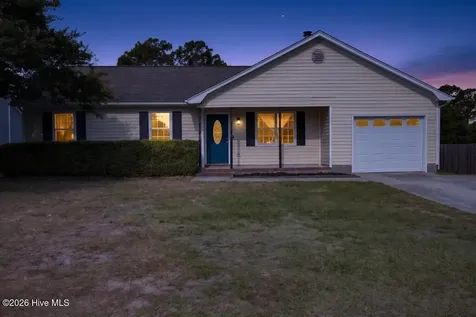 496 Sand Ridge Road Hubert NC 28539