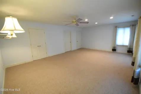 105 Captains Cove New Bern NC 28562