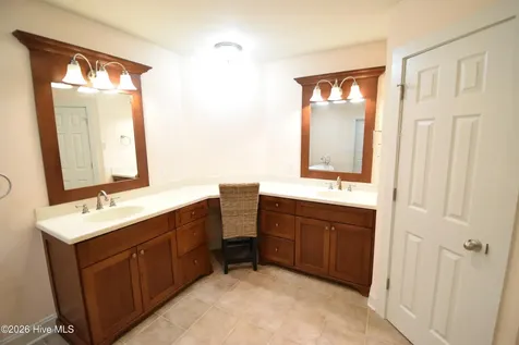 105 Captains Cove New Bern NC 28562