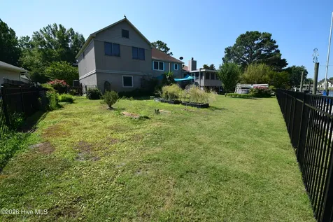 105 Captains Cove New Bern NC 28562