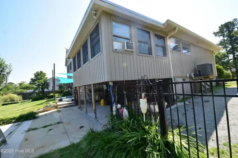 105 Captains Cove New Bern NC 28562