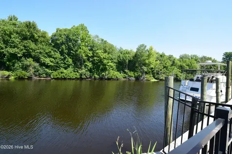 105 Captains Cove New Bern NC 28562