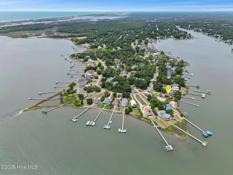 915 Chadwick Shores Drive Sneads Ferry NC 28460