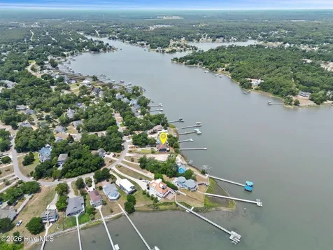 915 Chadwick Shores Drive Sneads Ferry NC 28460
