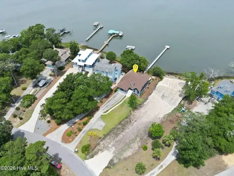 915 Chadwick Shores Drive Sneads Ferry NC 28460