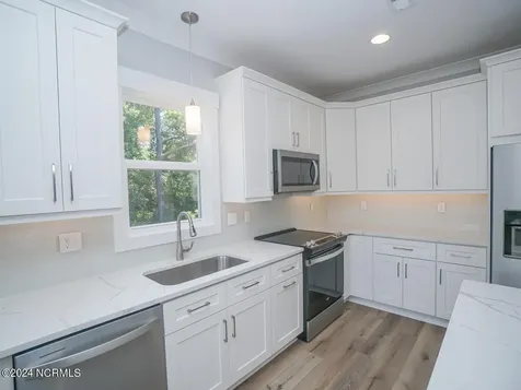 104 SE 6th Street Oak Island NC 28465