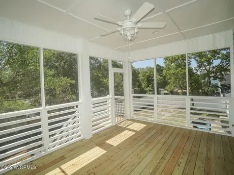 104 SE 6th Street Oak Island NC 28465