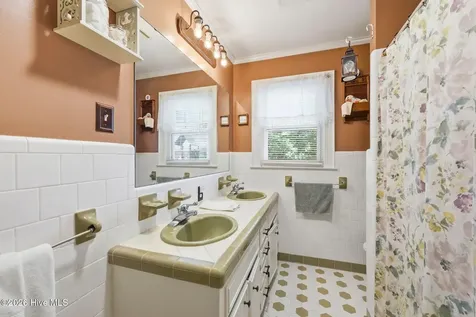 579 N Grimesland Bridge Road Washington NC 27889