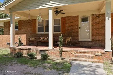 579 N Grimesland Bridge Road Washington NC 27889