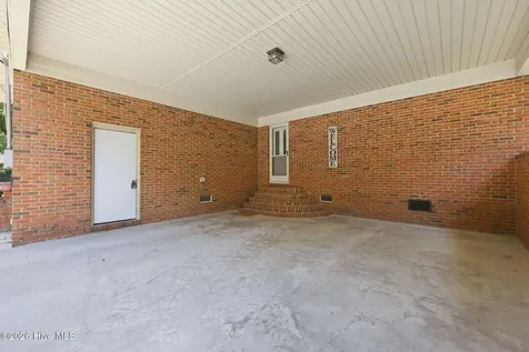 579 N Grimesland Bridge Road Washington NC 27889