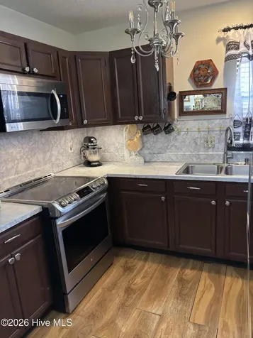200 Rollins Drive Greenville NC 27834