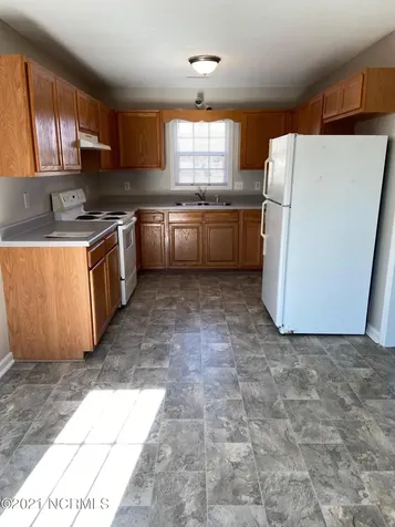 401 Sumrell Way Hubert NC 28539