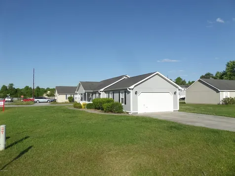 401 Sumrell Way Hubert NC 28539