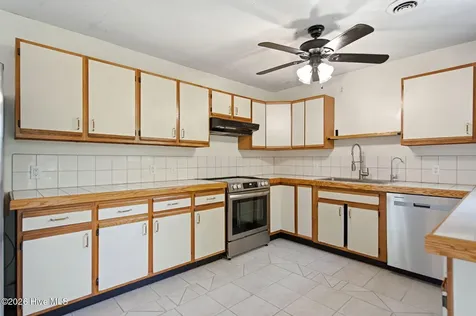 5221 Sardou Road Wilmington NC 28412