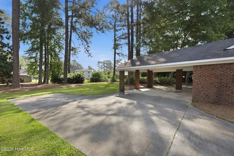 1205 W Highland Avenue Kinston NC 28501