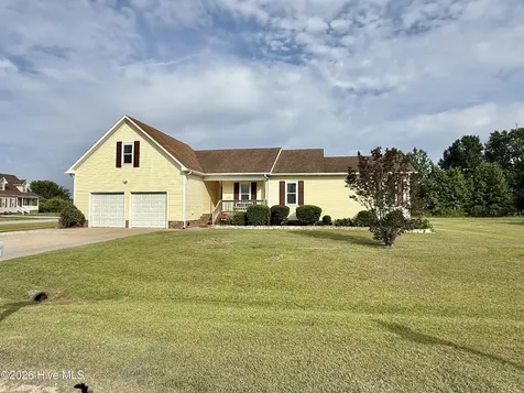 576 Ludford Road Elizabeth City NC 27909