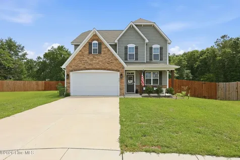 218 Woodsrun Street Raeford NC 28376