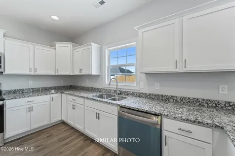 717 Gulley Lane Jacksonville NC 28546