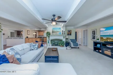 121 Harbour Drive Hubert NC 28539