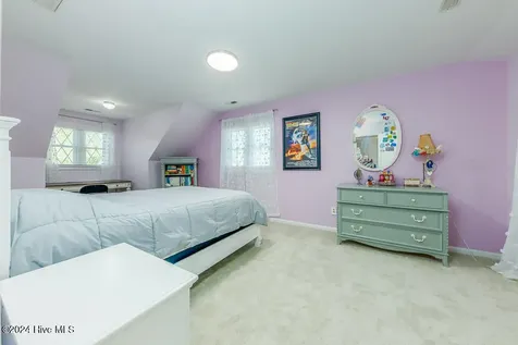 121 Harbour Drive Hubert NC 28539