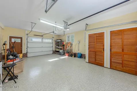 121 Harbour Drive Hubert NC 28539