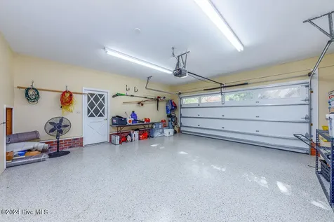 121 Harbour Drive Hubert NC 28539