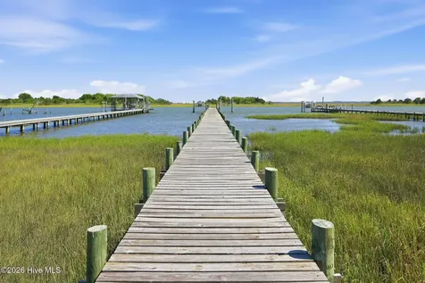 121 Harbour Drive Hubert NC 28539