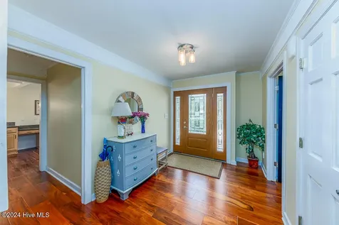 121 Harbour Drive Hubert NC 28539