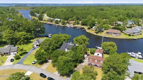 6106 Cardinal Drive New Bern NC 28560