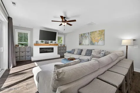 5425 Sharp Acorn Court Wilmington NC 28409