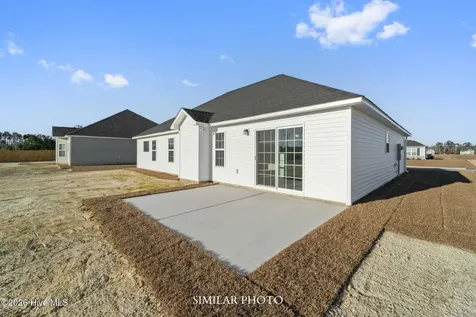 526 Appalachian Trail N Jacksonville NC 28546