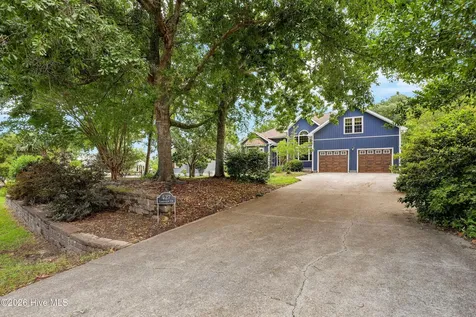 427 Lakeview Drive Hampstead NC 28443
