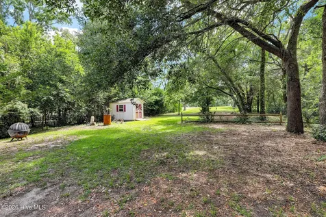 427 Lakeview Drive Hampstead NC 28443