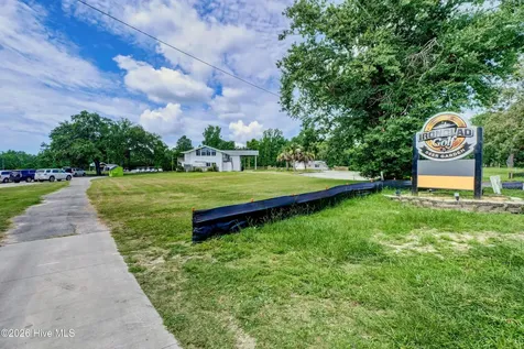 427 Lakeview Drive Hampstead NC 28443