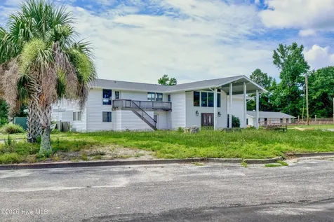 427 Lakeview Drive Hampstead NC 28443
