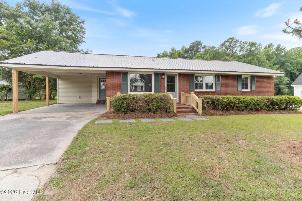207 Sunset Avenue Whiteville NC 28472