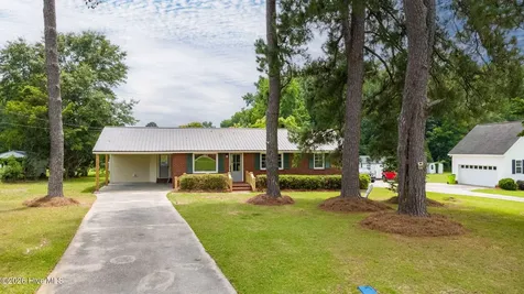 207 Sunset Avenue Whiteville NC 28472