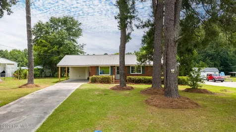 207 Sunset Avenue Whiteville NC 28472