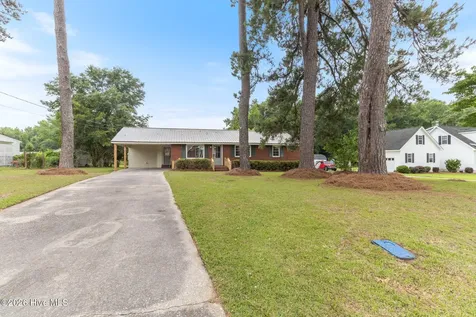 207 Sunset Avenue Whiteville NC 28472